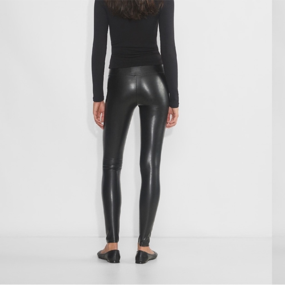 Wilfred free stunning faux leather pants size 0 Absolutely stunning pants
